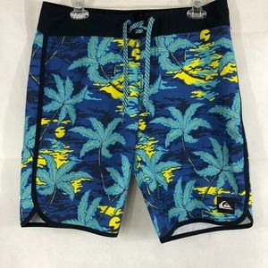 QUIKSILVER BOARD SHORTS SIZE M HAWAIIAN SWIM SHORT